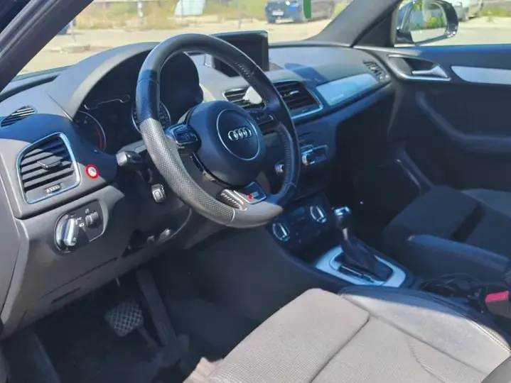 Audi Q3 8U