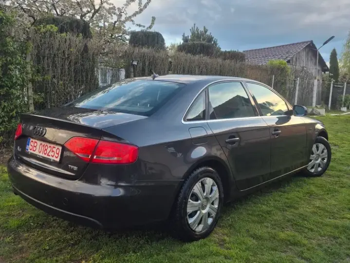 Audi A4 Limuzina