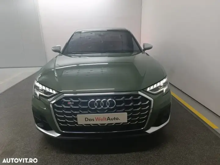 Audi S8