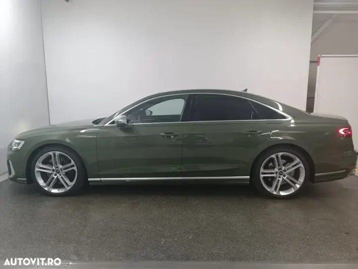 Audi S8