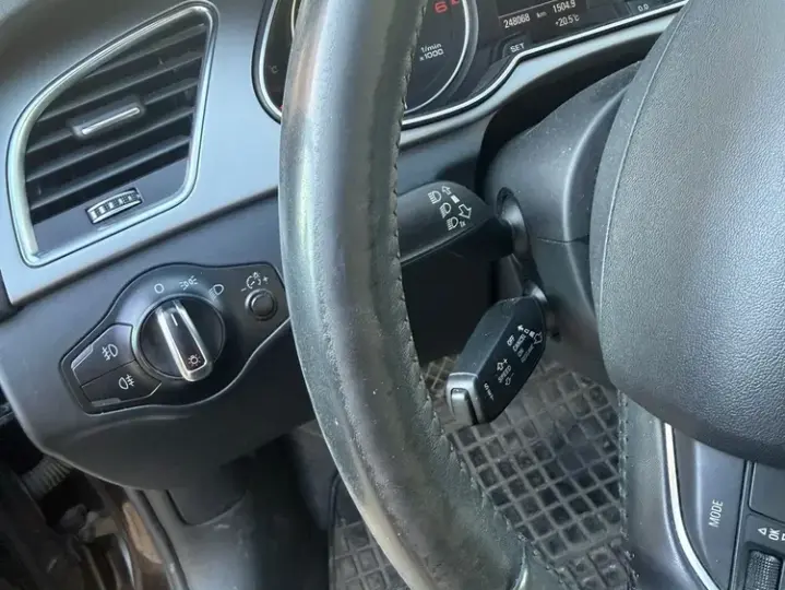 Audi A4 Limuzina B8 2.0 TDI