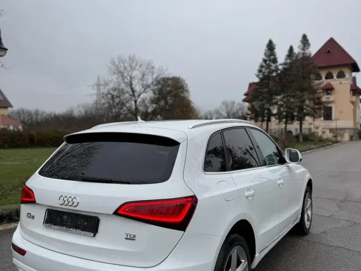 Audi Q5 8R 2.0 TDI Quattro S tronic