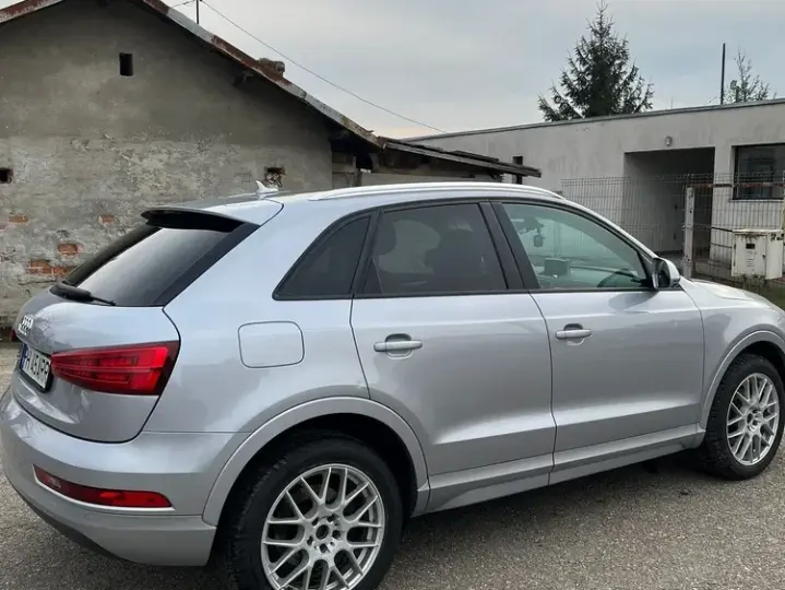Audi Q3 8U