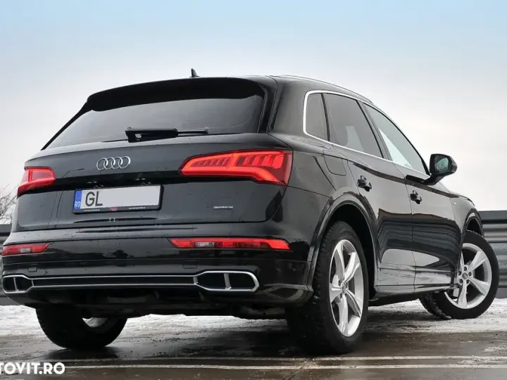 Audi Q5 FY 55 TFSI e quattro S tronic