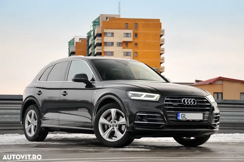 Audi Q5 FY 55 TFSI e quattro S tronic — imagine 2