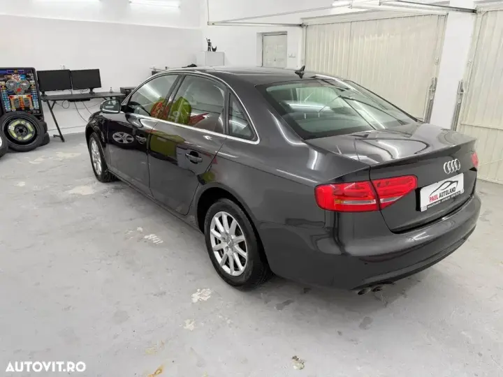 Audi A4 Limuzina B8 2.0 TDI DPF Attraction