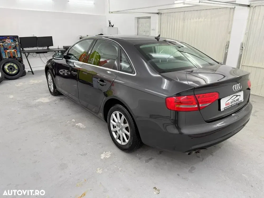 Audi A4 Limuzina B8 2.0 TDI DPF Attraction — imagine 5