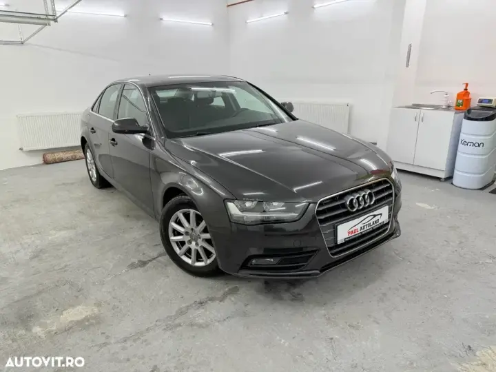 Audi A4 Limuzina B8 2.0 TDI DPF Attraction