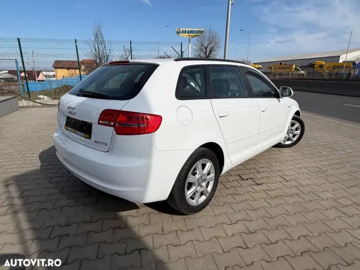 Audi A3 Sportback 8P 2.0 TDI DSG Ambition