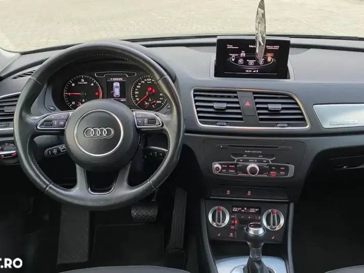 Audi Q3 8U
