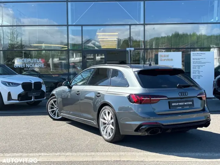 Audi RS4 Avant B9