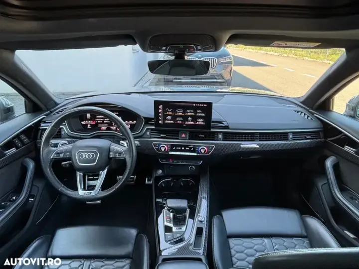 Audi RS4 Avant B9