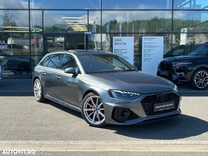 Audi RS4 Avant B9