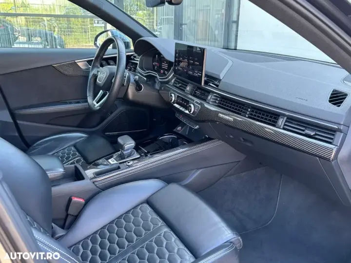 Audi RS4 Avant B9
