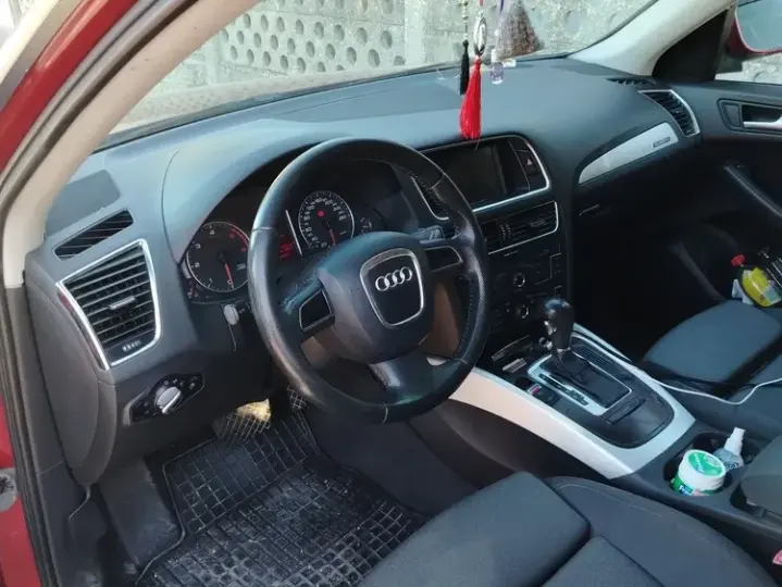 Audi Q5 8R