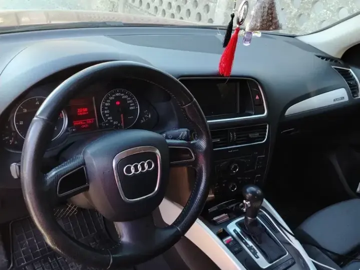 Audi Q5 8R