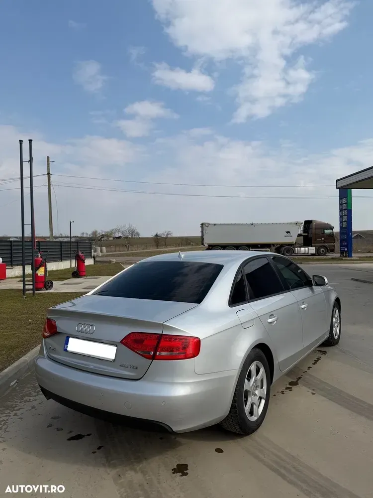 Audi A4 Limuzina 2.0 TDI B8 — imagine 2