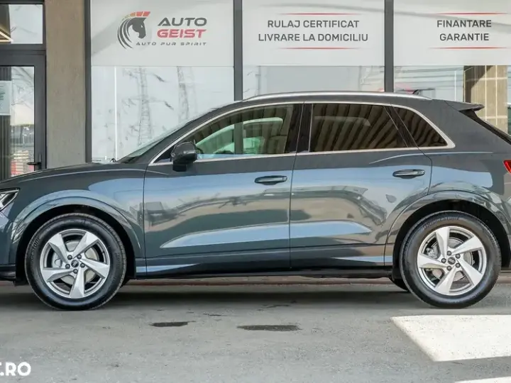 Audi Q3 F3