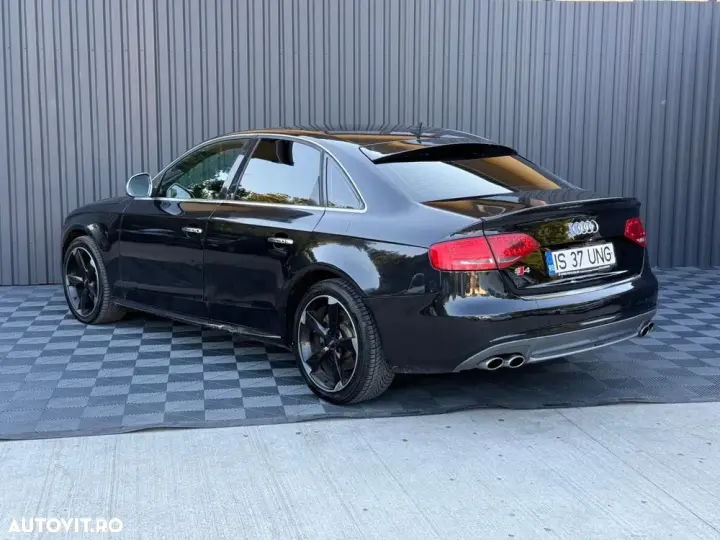 Audi A4 Limuzina