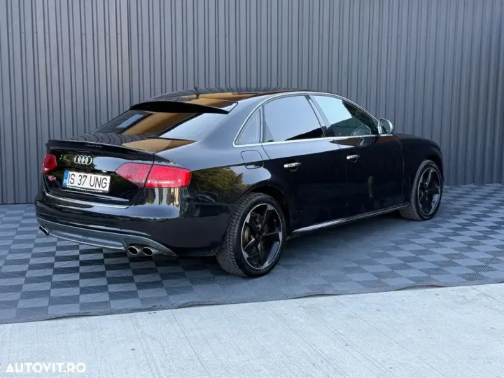 Audi A4 Limuzina