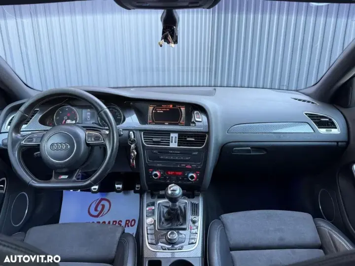 Audi A4 Limuzina