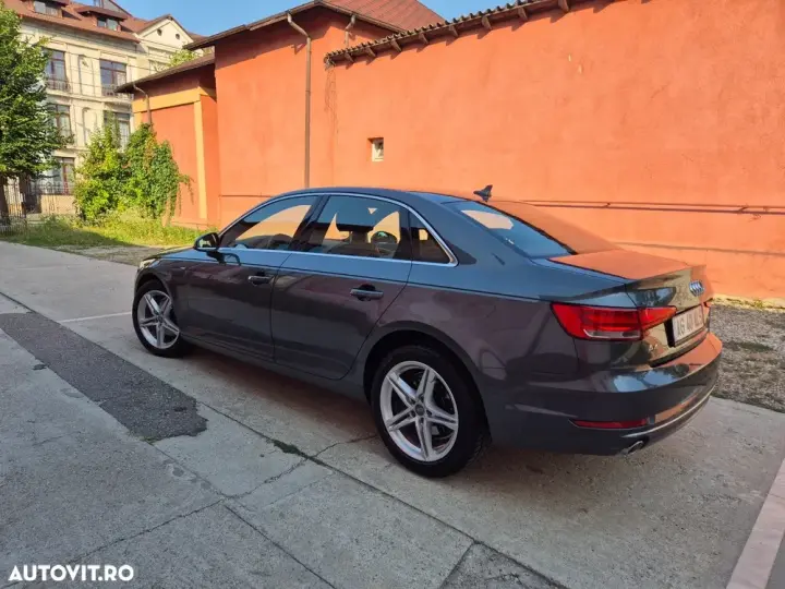 Audi A4 Limuzina 2.0 TDI DPF multitronic S line Sportpaket