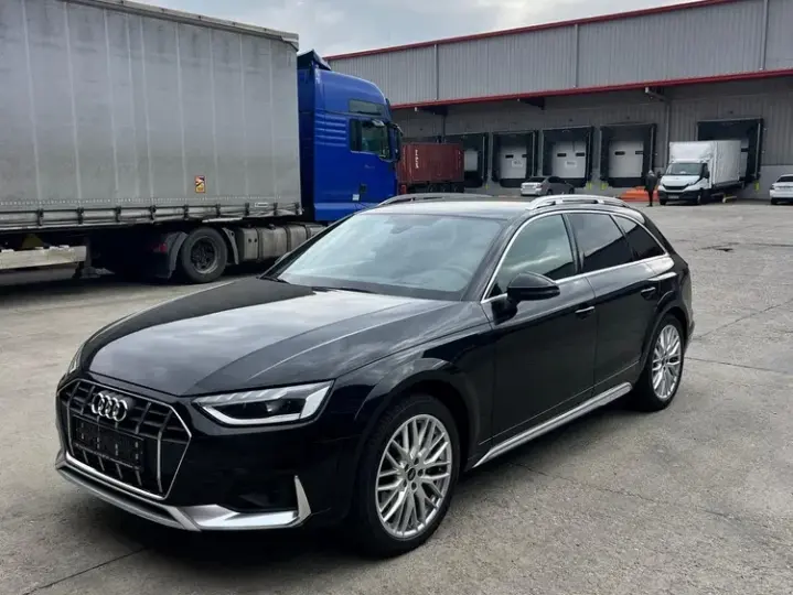 Audi A4 Limuzina B9 45 TFSI quattro S tronic MHEV Basic