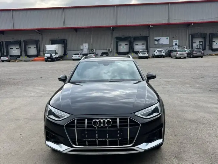 Audi A4 Limuzina B9 45 TFSI quattro S tronic MHEV Basic