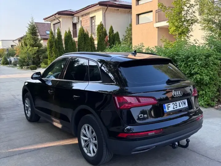Audi Q5 FY 2.0 TDI Quattro S tronic Design
