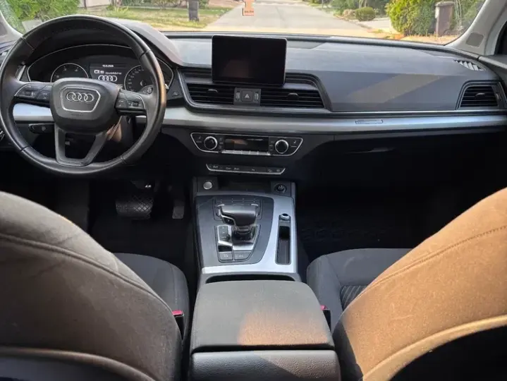 Audi Q5 FY 2.0 TDI Quattro S tronic Design