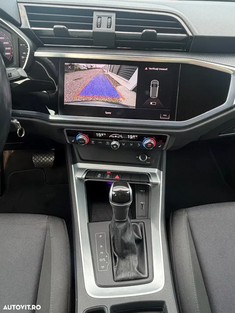 Audi Q3 F3 1.5 35 TFSI S tronic MHEV S Line — imagine 6