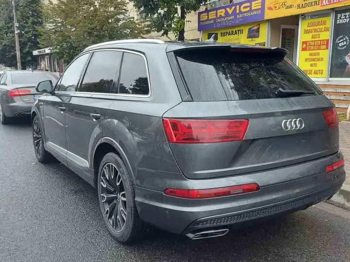 Audi Q7 4M