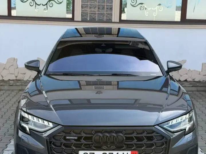 Audi A8 D5 L 55 TFSI quattro tiptronic