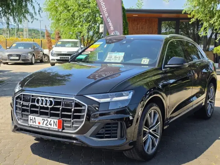 Audi Q8