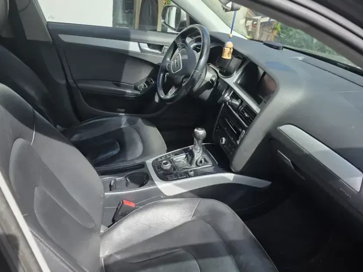Audi A4 Limuzina B8 2.0 TDI