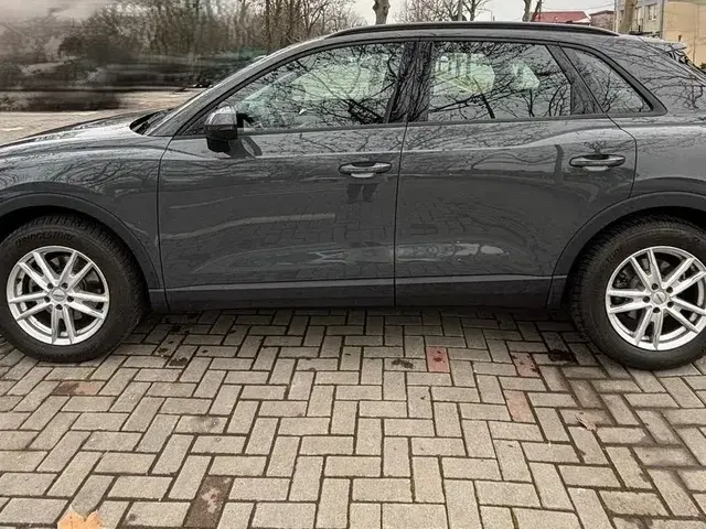 Audi Q3 F3