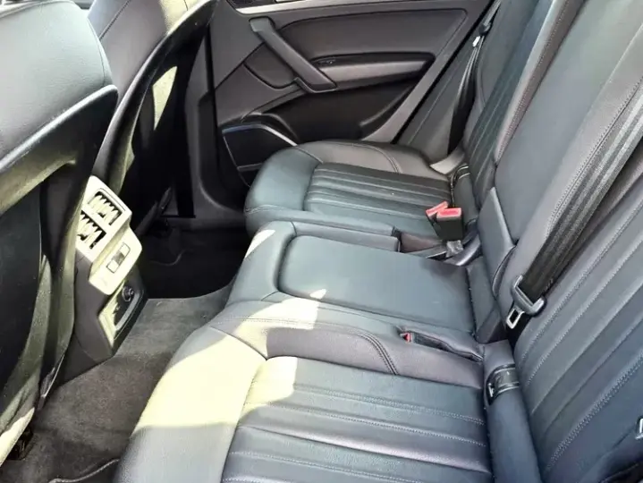 Audi Q5 FY 50 TFSI e quattro S tronic PHEV Basic