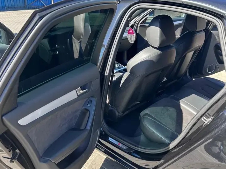 Audi A4 Limuzina B8 2.0 TDI B8 Quattro