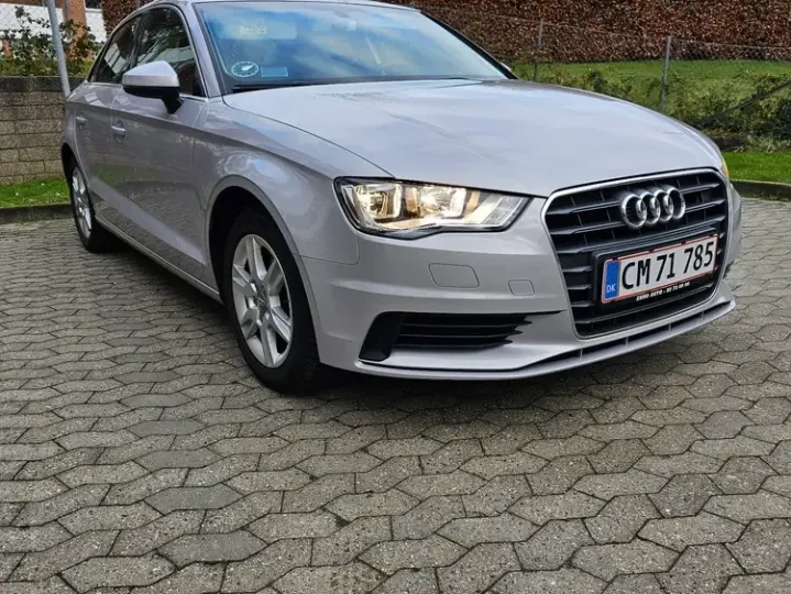 Audi A3 Limuzina 8V 1.6 TDI clean Attraction