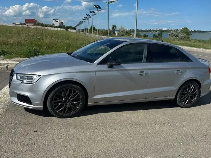 Audi A3 Limuzina 8V 1.6 TDI clean Stronic Ambition