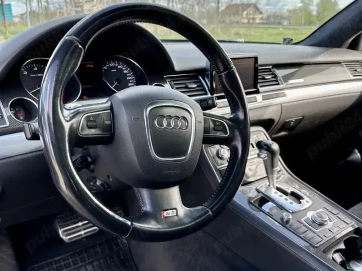 Audi S8 5.2 FSI quattro