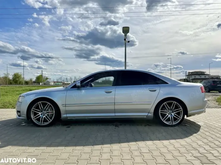 Audi S8 5.2 FSI quattro