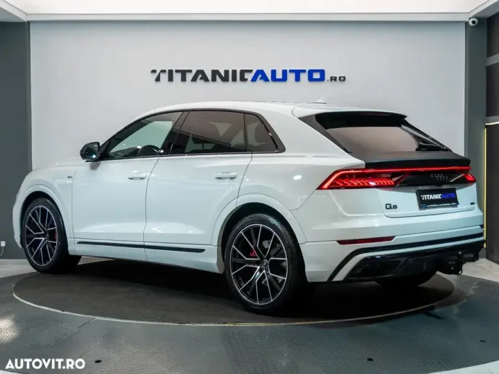 Audi Q8 SUV TFSI quattro 250 kW tiptronic