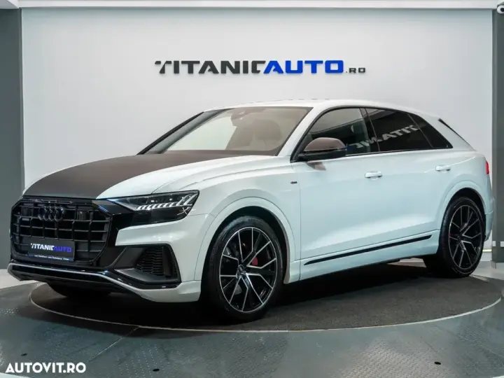 Audi Q8 SUV TFSI quattro 250 kW tiptronic