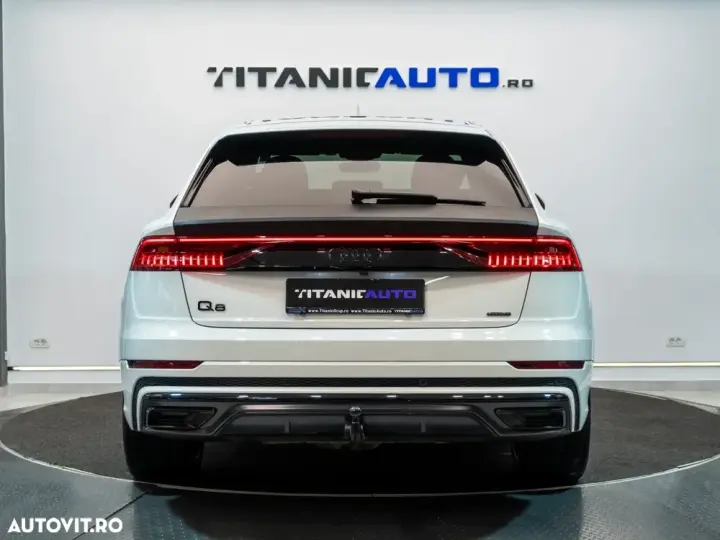 Audi Q8 SUV TFSI quattro 250 kW tiptronic