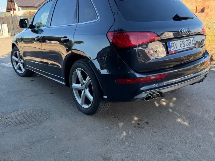 Audi SQ5 8R