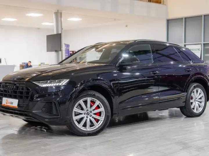 Audi Q8 55 TFSIe quattro tiptronic