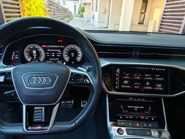 Audi A6 C8 55 TFSI e quattro S tronic sport