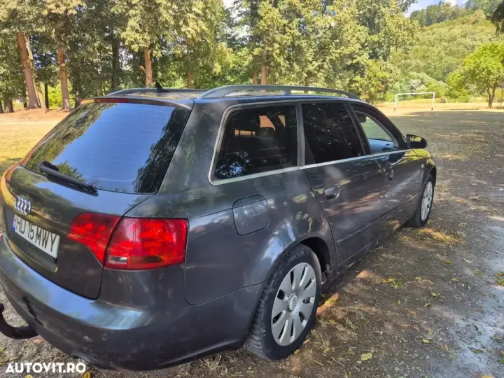 Audi A4 Limuzina B7 2.0 TDI B8