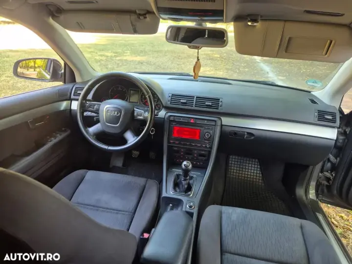 Audi A4 Limuzina B7 2.0 TDI B8